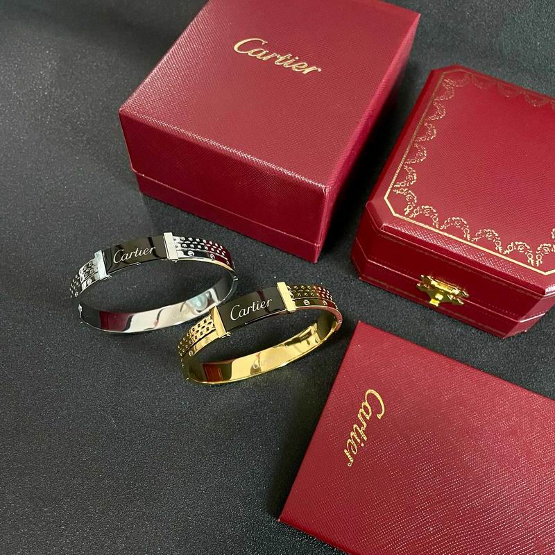 Cartier bracelet 06yxh08
